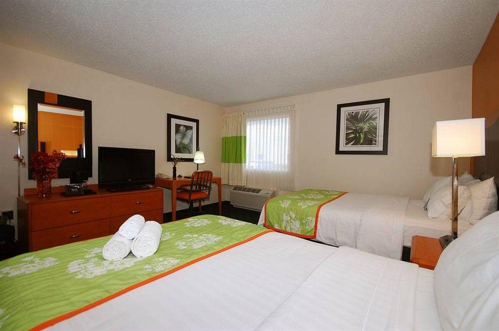 Fairfield Inn Boston Dedham Exterior photo