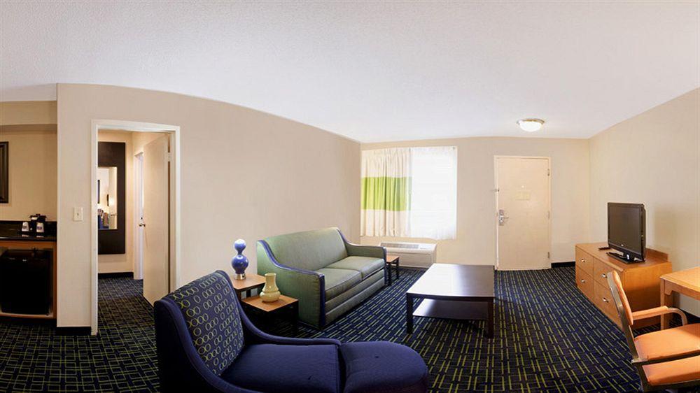 Fairfield Inn Boston Dedham Exterior photo